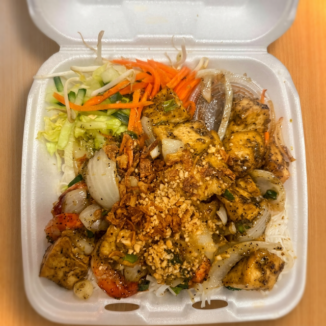 Chicken Sauteed Lemongrass Vermicelli
